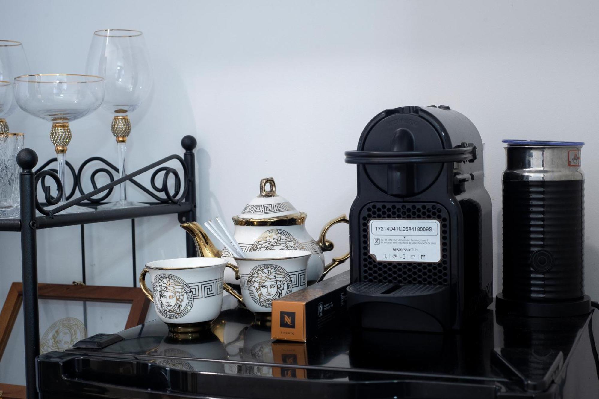 Hotel Designer - Versace On View Gold Coast